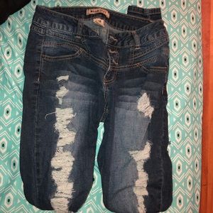 Super stylist ripped jeans